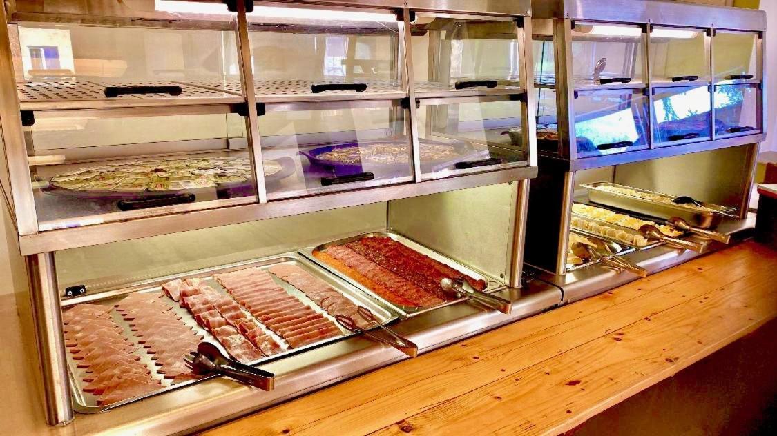 Rekreacni Areal Zbraslavice Hotel Ngoại thất bức ảnh