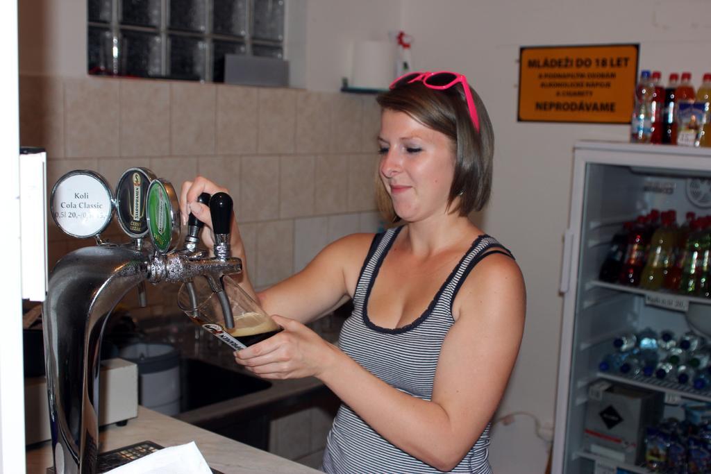 Rekreacni Areal Zbraslavice Hotel Ngoại thất bức ảnh